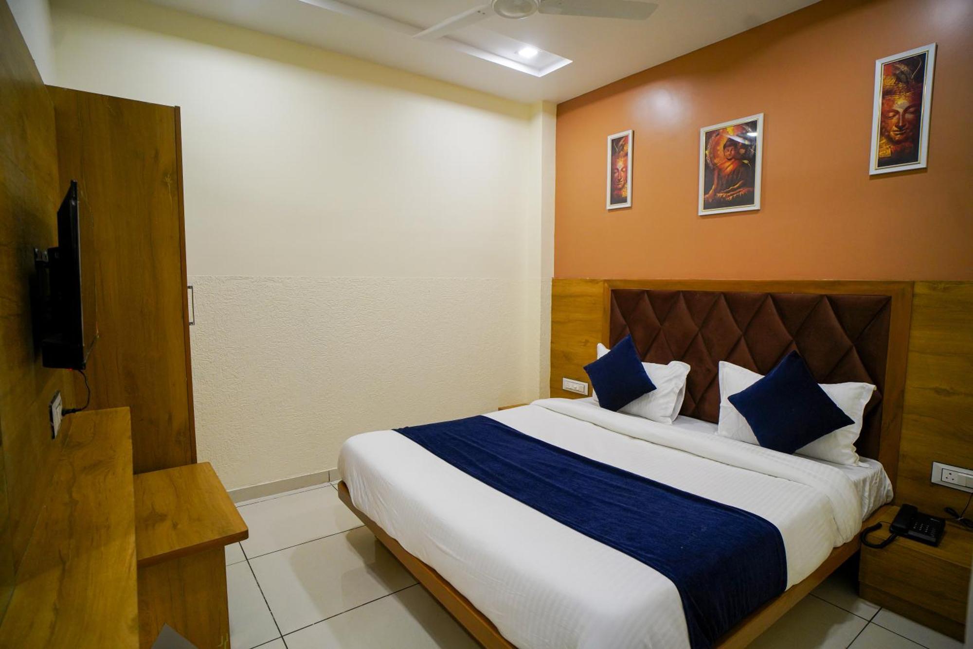 Hotel Suncity Ahmadábád Exteriér fotografie